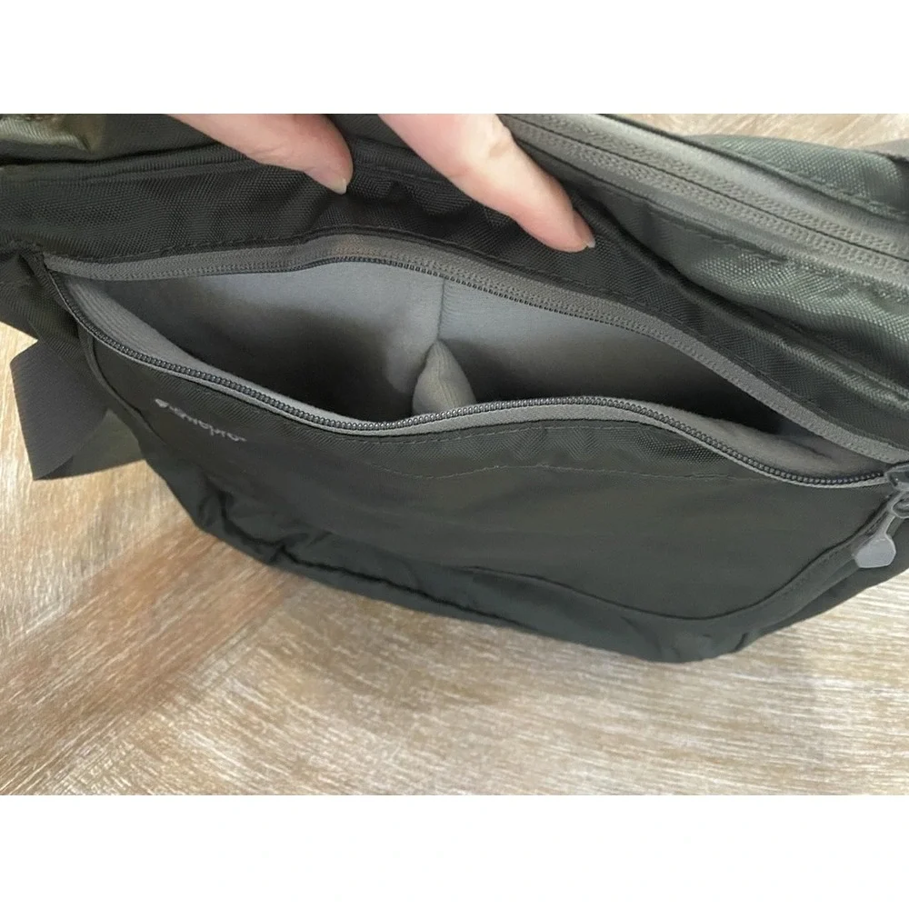 Lowepro Camera Crossbody Bag Olive‎ Green Lightweight Travel DSLR